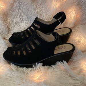 Sketchers comfortable strappy wedge